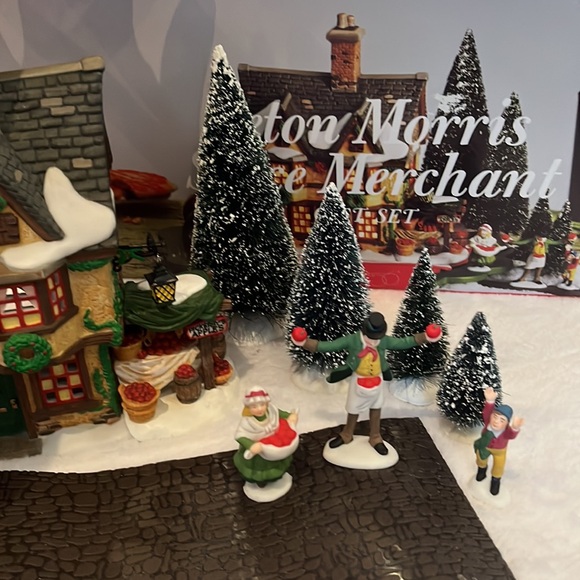 Department 56 Heritage Village Collection Seton Morris Spice Merchants Gift Set - Picture 5 of 11